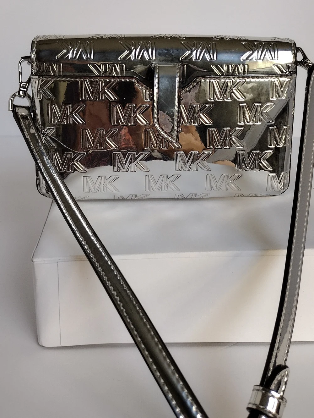 Michael Kors Metallic Silver MK Logo Crossbody - Picture 3 of 11